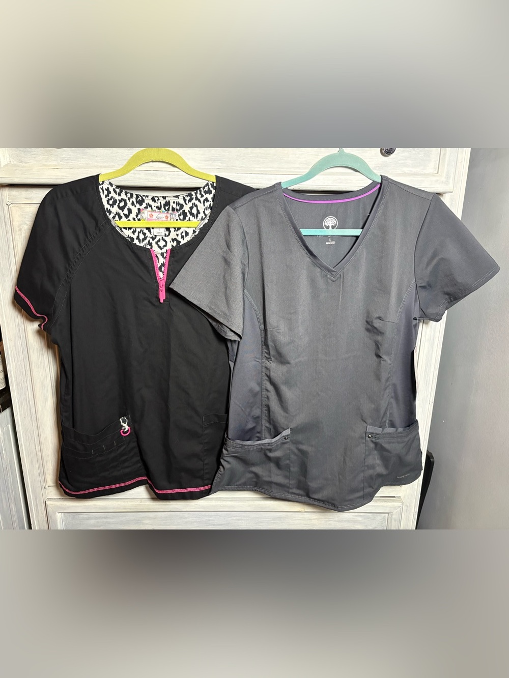 Lot Of 2 Scrub‎ Tops Koi Lite Serenity Healing Hands Yoga Black Grey Medical